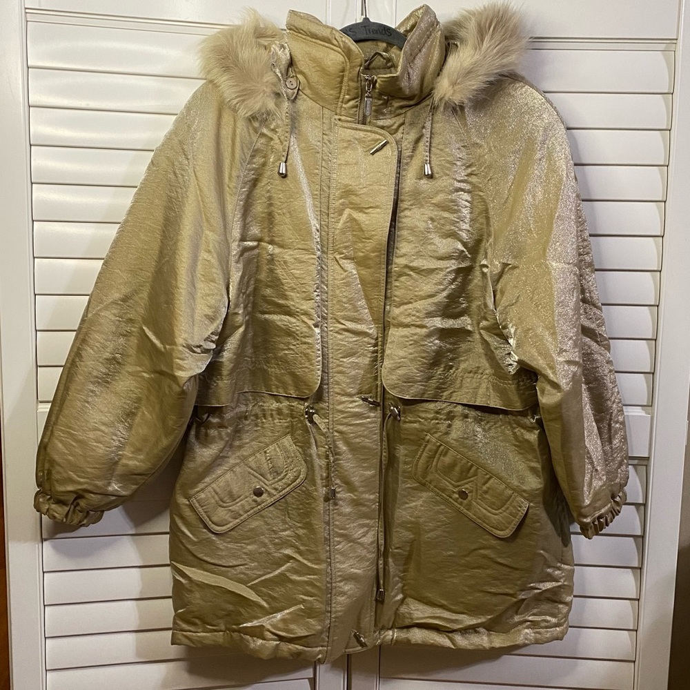 VTG Women's Innovations IZZI Gold Shiny Ski & Snow Jacket Coat Fox Fur Trim Hood